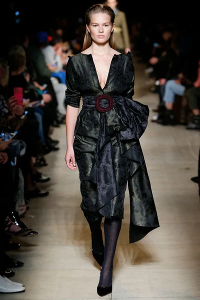 Look 27